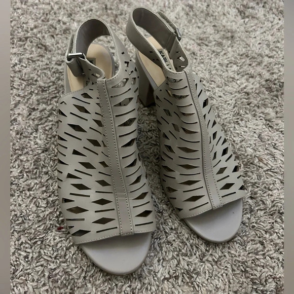 Karl Lagerfeld grey heels - Picture 1 of 4